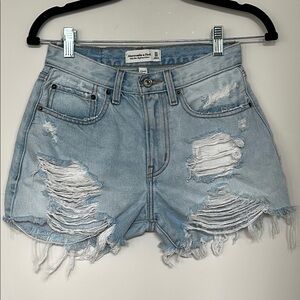 Abercrombie A&F Women’s Mid Rise Curve Love Boyfriend Cut Off Thrashed Shorts 00
